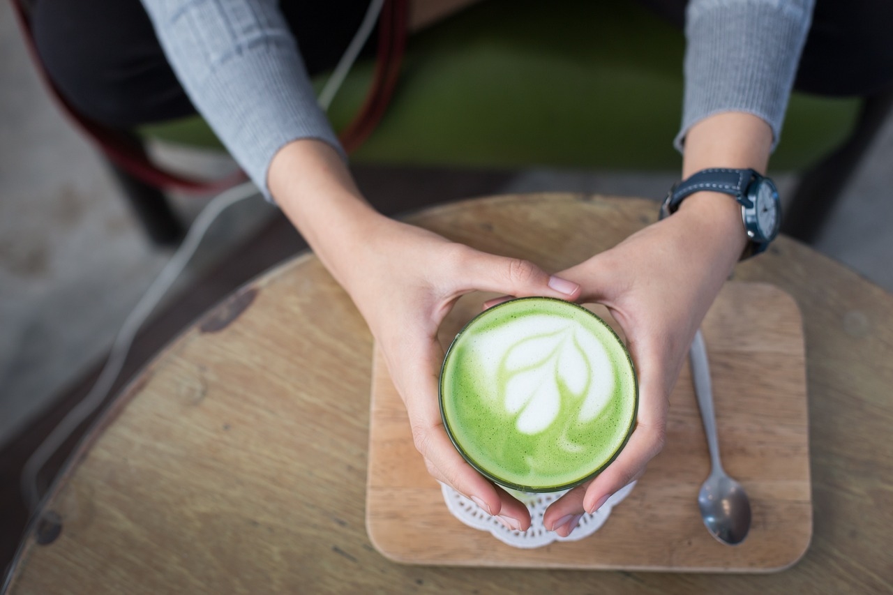 matcha latte jak zrobic